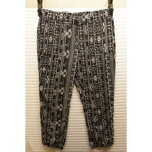 Kiss & Cry Womens Stretch Pull On Ankle Pants Black Size L Comfortable Casual